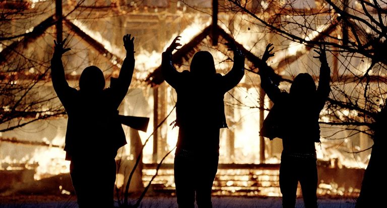 « Lords of Chaos » de Jonas Åkerlund: quand le réalisateur de « Spun » explore l’une des affaires les plus sordides de l’histoire du rock