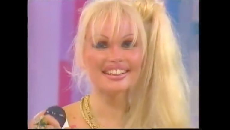 Lolo Ferrari, reine de notre troisième numéro de « Ruinporn »