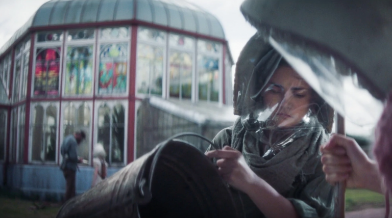 [Première image] « Glasshouse » de Kelsey Egan