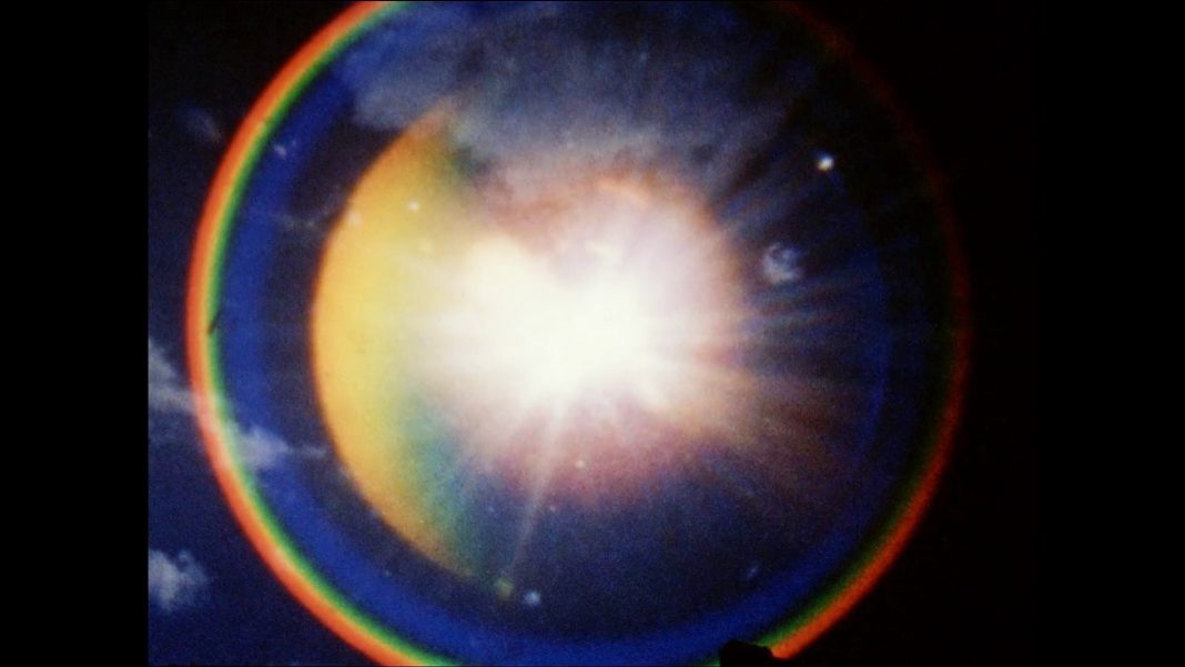 « Deep Sleep » (Basma Alsharif, 2014)