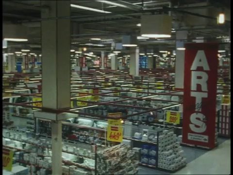 « Toujours plus » (Luc Moullet, 1994)