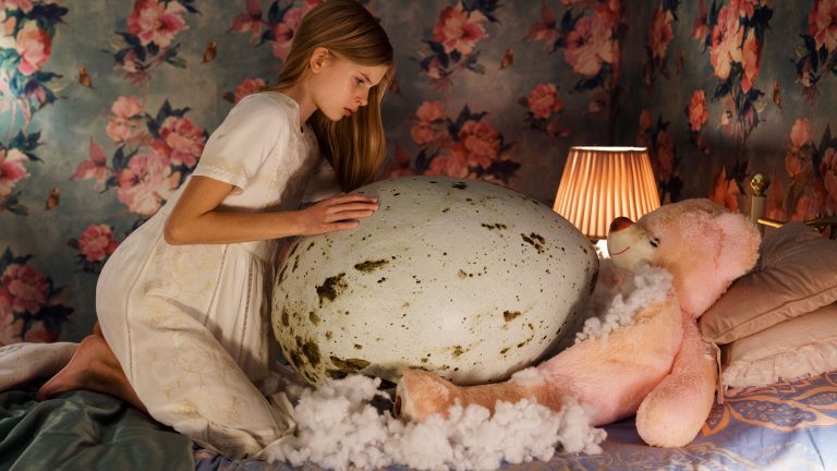 « Egō (Hatching) » de Hanna Bergholm, film d&rsquo;horreur finlandais présenté à Sundance, se dévoile dans une bande-annonce