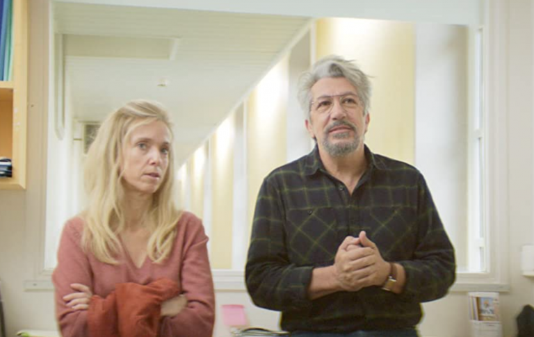 « Incroyable mais vrai » de Quentin Dupieux: un secret se cache dans la cave