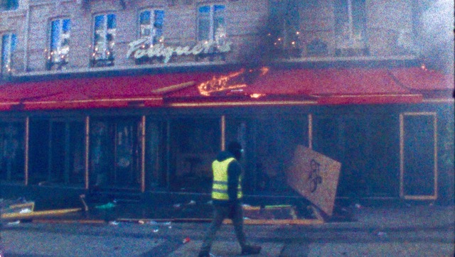 « Les rendez-vous du samedi » d’Antonin Peretjatko: retour sur deux ans de Gilets Jaunes par le réalisateur de « La fille du 14 juillet »