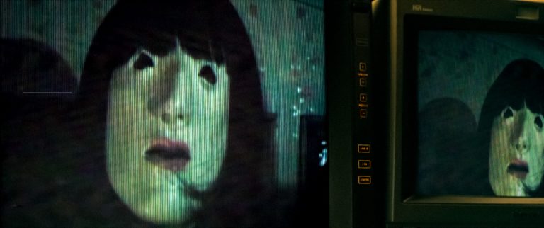 OFFSCREEN FILM FESTIVAL 2022 / Jour 5: « Broadcast Signal Intrusion », « Man Behind The Sun »