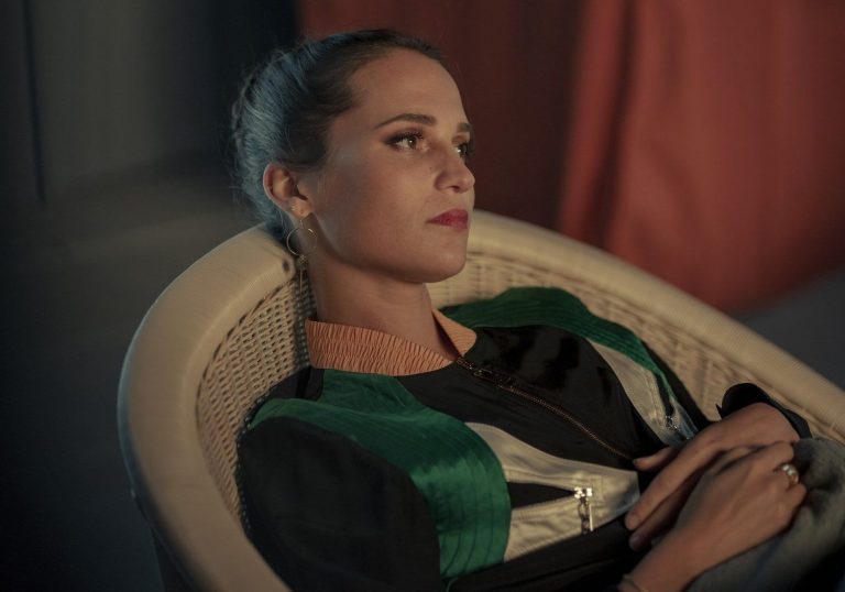 Présentée à Cannes 2022, la série « Irma Vep » de Olivier Assayas se dévoile dans une bande-annonce