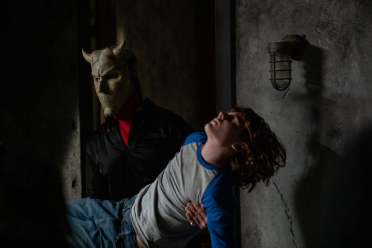 « Black Phone » de Scott Derrickson: une drôle de gueule de film Amblin accidenté et mortifère