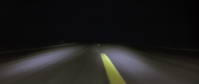 « Lost Highway » ressort en salles: comment David Lynch s&rsquo;est imposé comme un cinéaste indiscutable?