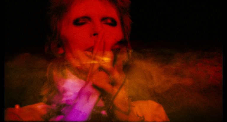 « Moonage daydream » de Brett Morgen: le documentaire sur David Bowie laisse perplexe