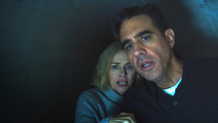 « The Watcher »: Naomi Watts, Bobby Cannavale, Jennifer Coolidge et Mia Farrow en plein cauchemar pour Ryan Murphy