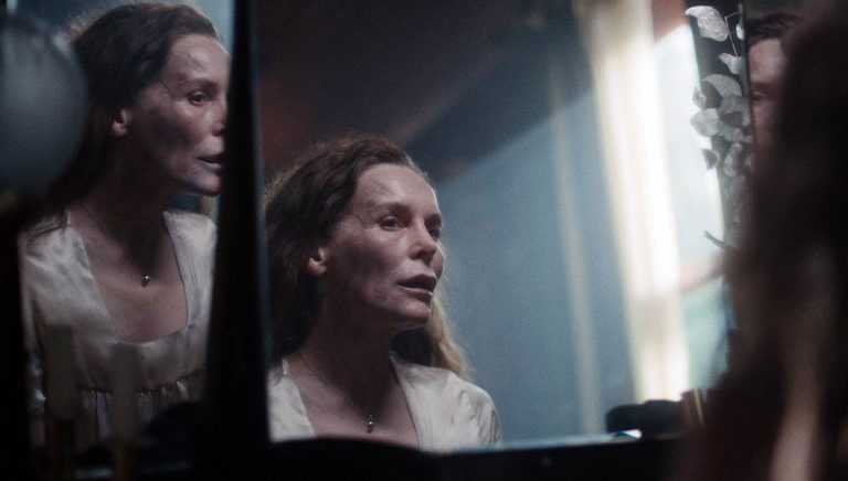 Après l&rsquo;horrifique « She Will », Charlotte Colbert tourne « Becoming Capa »