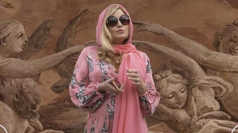 « The White Lotus »: vers une série prequel avec Jennifer Coolidge?