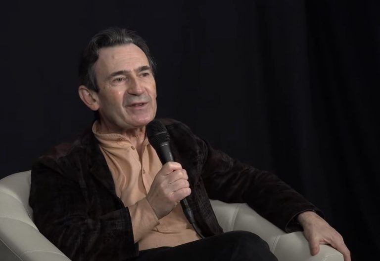 [Star chaos de 2022] Benoît Peeters, écrivain à l&rsquo;origine (entre autres) d&rsquo;une rétrospective dingue sur Chris Ware