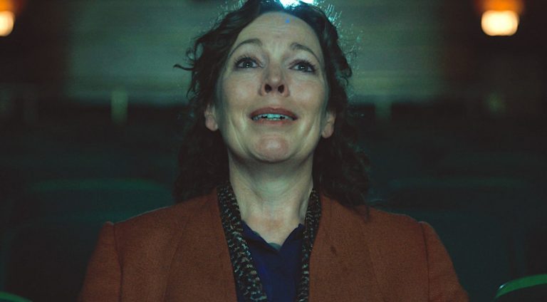 « Empire of light » de Sam Mendes: une célébration du cinéma, à la limite du fétichisme, mais aussi du hors sujet