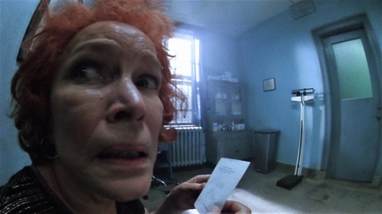 « Requiem for a Dream » de Darren Aronofsky: inoubliable adaptation du roman de Hubert Selby Jr, pur film de montage, de son et d&rsquo;acteurs transcendés