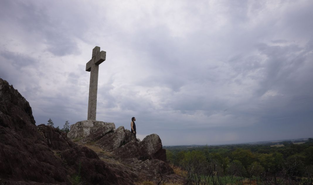 « Que ton règne vienne »: un documentaire sur l’histoire du satanisme français