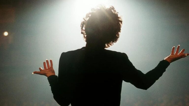 Question ChatGPT de la semaine: « Raconter la vie d&rsquo;Edith Piaf au ciné via l&rsquo;intelligence artificielle, est-ce bien raisonnable? »