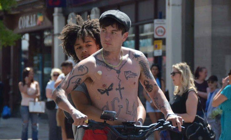 Cannes 2024: Barry Kheogan tatoué pour « Bird » d’Andrea Arnold