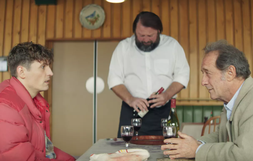 « Le deuxième acte » de Quentin Dupieux: une bande-annonce surréaliste aux allures de « Non Film »