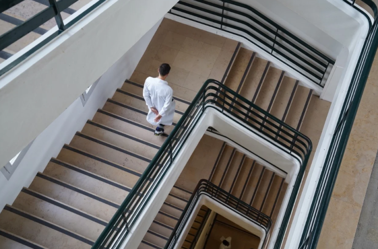 « Etat limite » de Nicolas Peduzzi: un documentaire à voir sur le chaos qui mine l’hôpital public