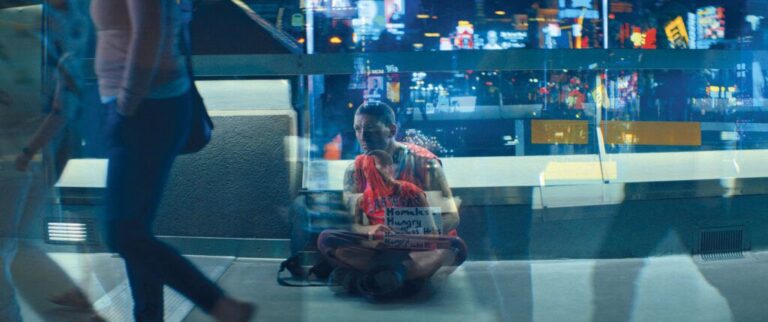 « The Neon People » de Jean-Baptiste Thoret au FEMA: sous les néons, la cage