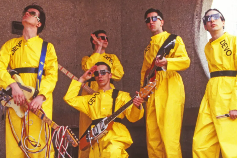 Etrange Festival 2024: « Devo » de Chris Smith, l’histoire du groupe le plus bizarre de l’art rock