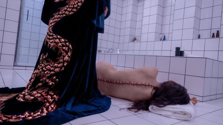 « The Substance » de Coralie Fargeat, ou le point culminant d’un art de la déchirure