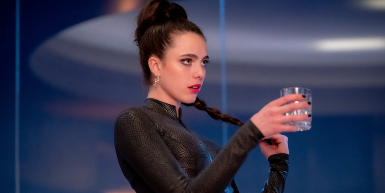 « Victorian Psycho »: Margaret Qualley dans un film d&rsquo;horreur gothique, on aime ça
