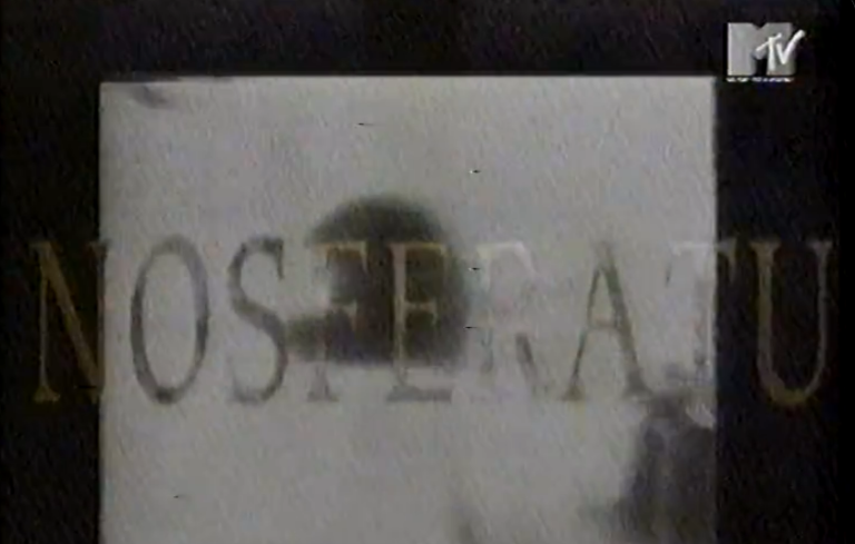 Instant chaos: « Nosferatu », court métrage expérimental de Andrew L. Moore diffusé en boucle sur MTV