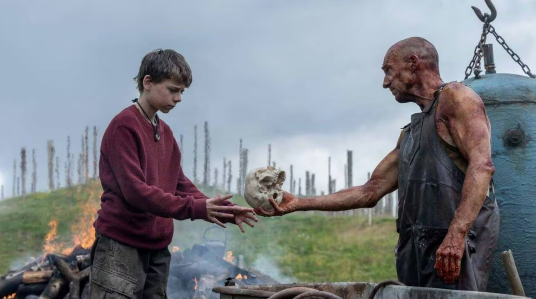 « 28 ans plus tard » de Danny Boyle : entre performance technique et kitsch tape-à-l’œil