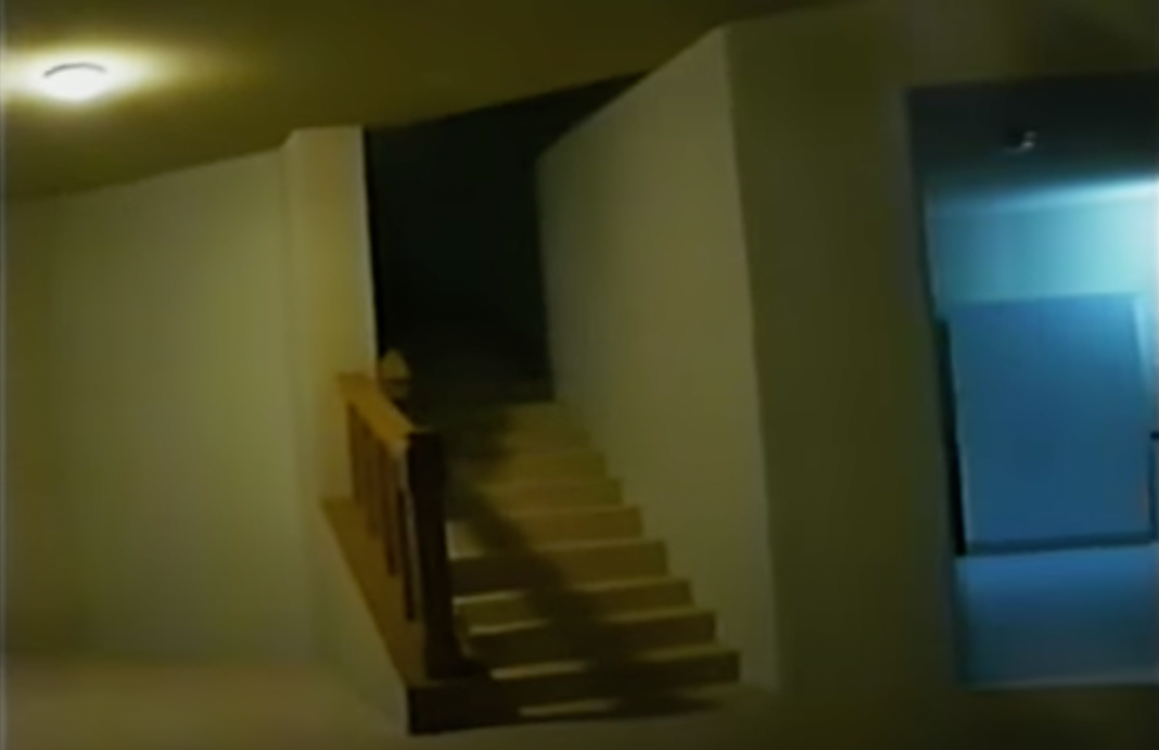 « The Backrooms » de Kane Parsons : le phénomène Internet devient un film d’horreur