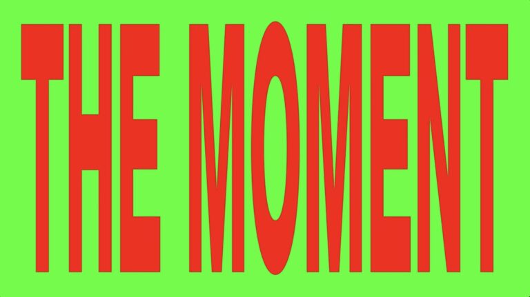 « The Moment » de Aidan Zamiri : stroboscopique projet soutenu par Charli XCX, Arielle Dombasle, Alexander Skarsgård et Kylie Jenner au casting