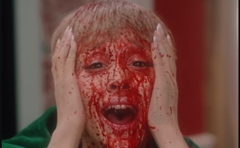 « Maman j&rsquo;ai raté l&rsquo;avion » détourné en épisode de « Saw » : il fallait y penser, le SNL l&rsquo;a fait