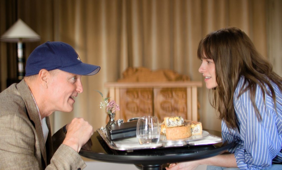 « Full Phil » : Kristen Stewart et Woody Harrelson chez Quentin Dupieux