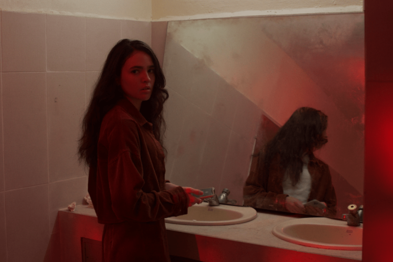 « No salgas » de Victoria Linares : un film d&rsquo;horreur queer venu de République dominicaine