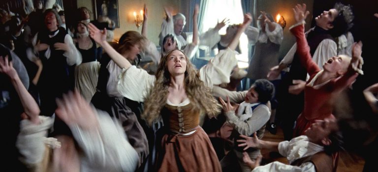 « Le testament d&rsquo;Ann Lee » de Mona Fastvold : biopic étrange sur le parcours très étrange d&rsquo;une fondatrice de secte religieuse