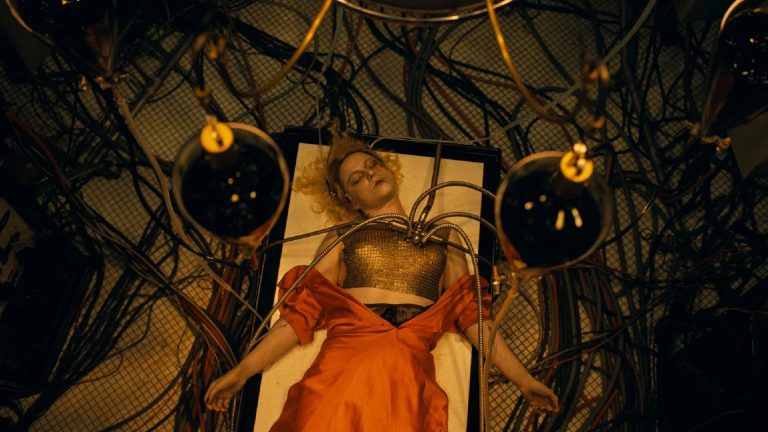 « The Bride » de Maggie Gyllenhaal : un film qui court contre le monstre