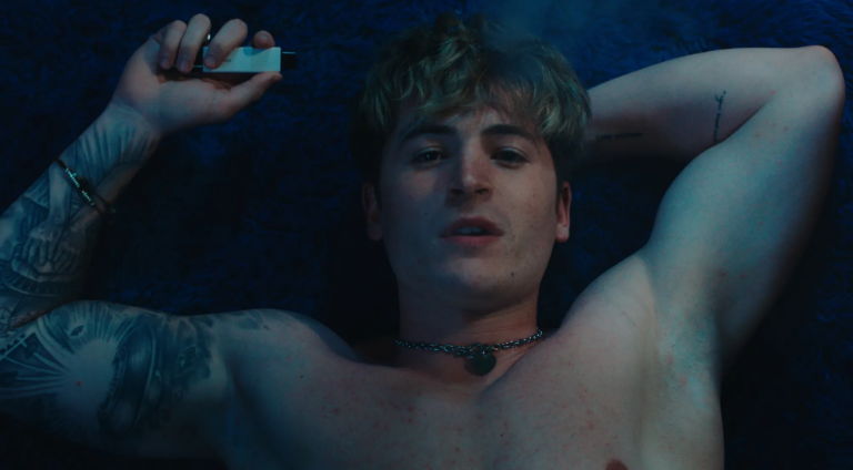 « Blue Film » d’Elliot Tuttle : ce thriller très controversé dans l’univers des camboys dévoilé dans une bande-annonce