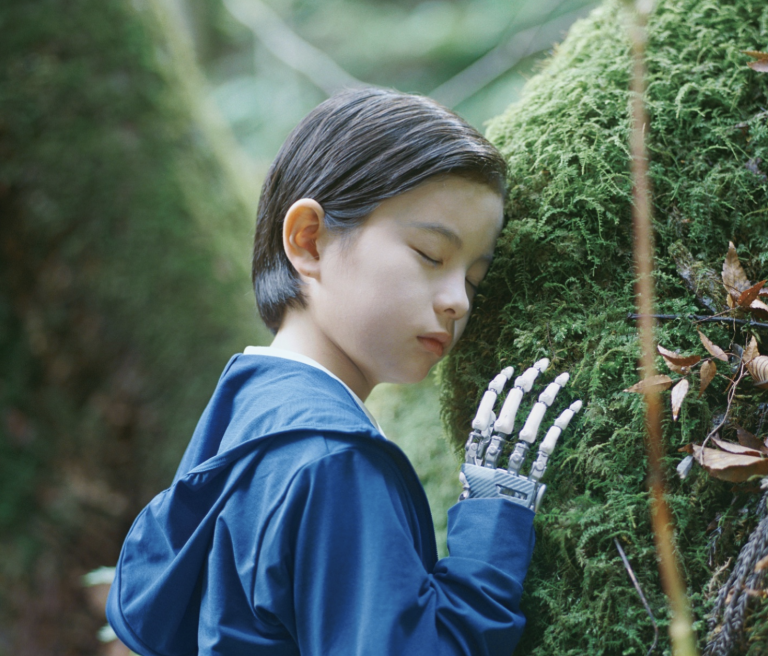 « Sheep in the Box » de Hirokazu Kore-eda : le mélo futuriste du réalisateur de « Monster » dévoilé dans une bande-annonce