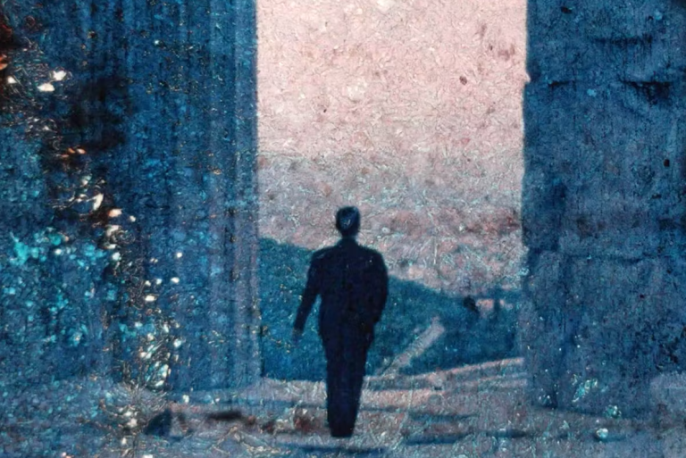« L&rsquo;Œuvre Invisible » : curieux documentaire sur un réalisateur dans l’ombre