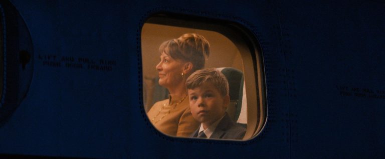 Cannes 2026 : John Travolta présentera « Vol de Nuit pour Los Angeles » (« Propeller One-Way Night Coach »), son premier film comme réalisateur