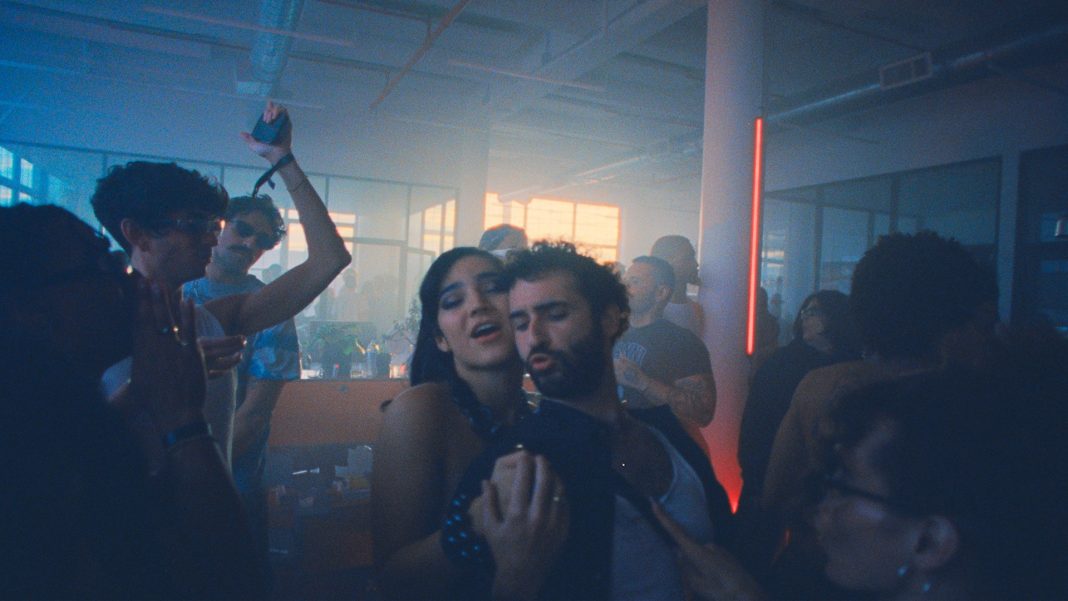« Club Kid » de Jordan Firstman à UCR à Cannes 2026 : parangon du film « pas-mal-mais-qui-casse-pas-trois-pattes-à-un-canard »