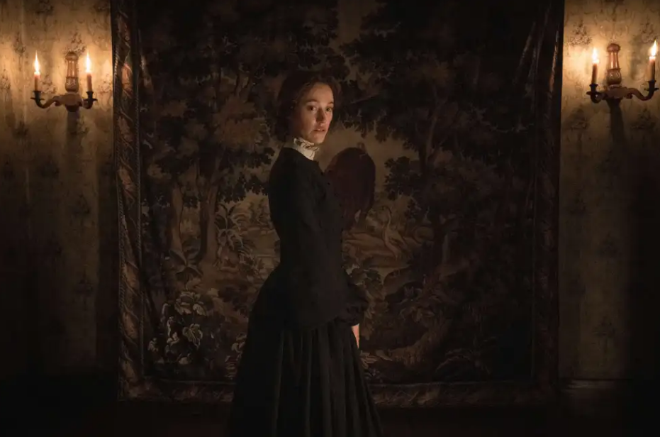 « Victorian Psycho » : Maika Monroe se transforme en tueuse en série du XIXe siècle