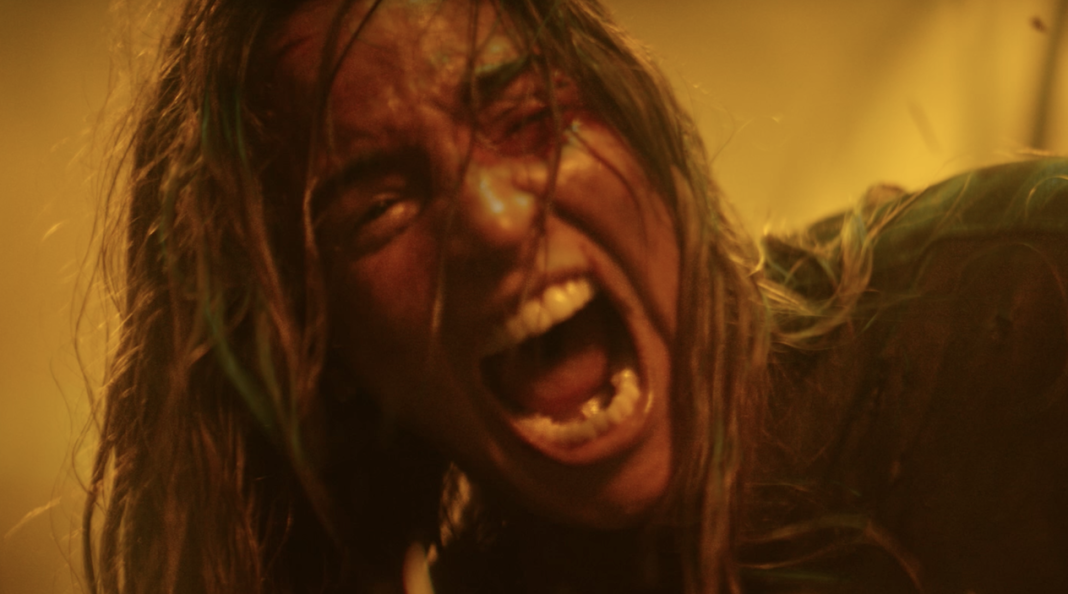 « Evil Dead Burn » de Sébastien Vaniček se dévoile dans une bande-annonce plus explicite