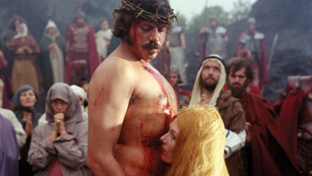 Maudit chaos : « Les diables » de Ken Russell sauvé de l’invisibilisation, ces 50 autres films fantômes qui attendent dans les limbes