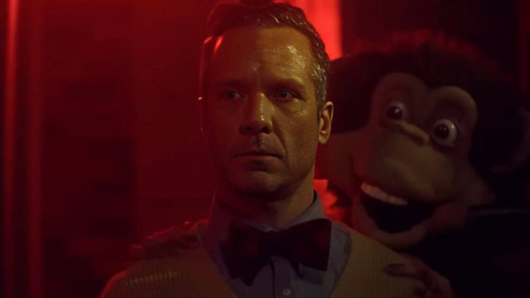 « Monkey&rsquo;s Magic Merry Go Round » de Aidan Leary sur Shadowz : Pirandello chez les Téléchats, avec du gore en bonus