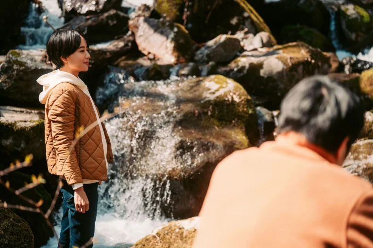 « Quelques jours à Nagi » de Kōji Fukada en compétition à Cannes 2026 : entre retenue mélancolique et lenteur sculptée