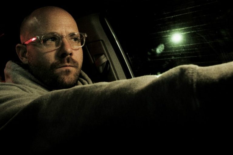 « Self driver » de Michael Pierro sur Shadowz : l&rsquo;aliénation algorithmique transformée en thriller existentiel nocturne