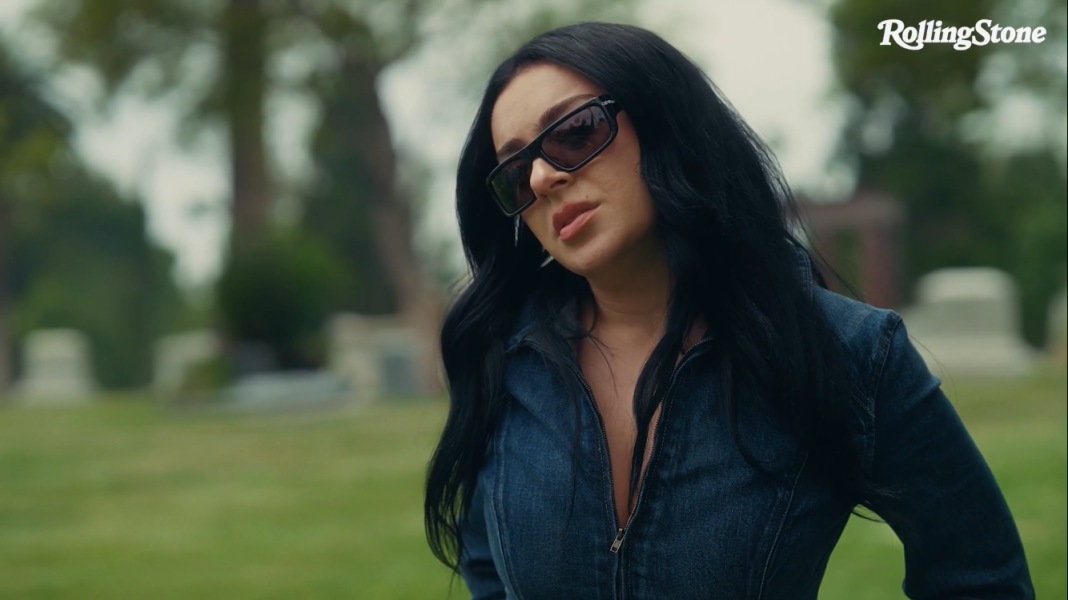 David Cronenberg, Jean Rollin, Jacques Rivette… Charli XCX dévoile ses films de chevet