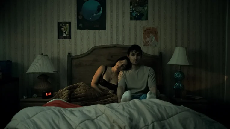 Après « Obsession », Curry Barker en dit (encore) plus sur ses prochains films, « Anything But Ghosts » et le remake de « Massacre à la tronçonneuse »